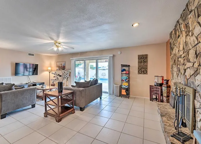 Hébergement de vacances Dog-friendly W/ Pool In Havasu City!