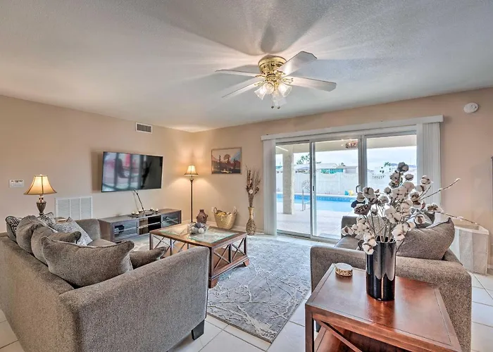 Dog-friendly W/ Pool In Havasu City! Hébergement de vacances Lake Havasu City