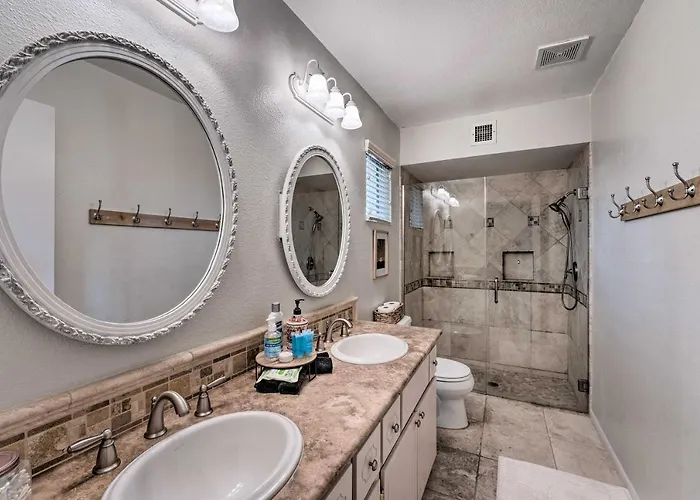 Dog-friendly W/ Pool In Havasu City! Hébergement de vacances
