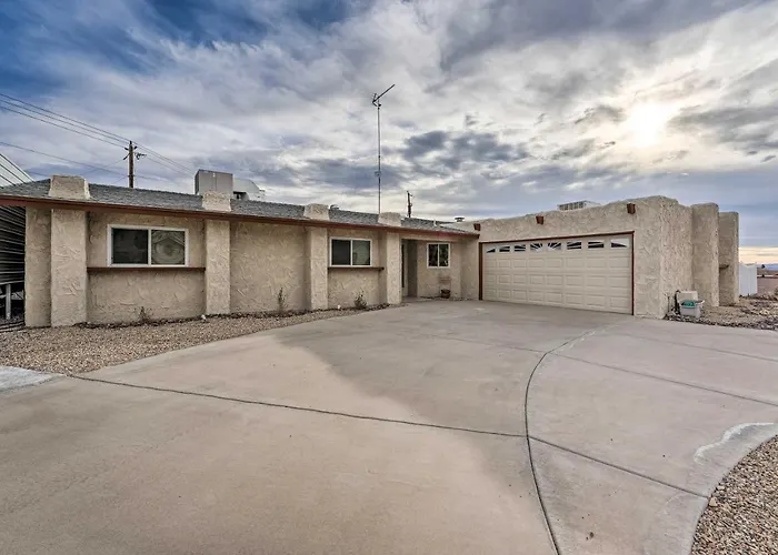 Dog-friendly W/ Pool In Havasu City! Hébergement de vacances *